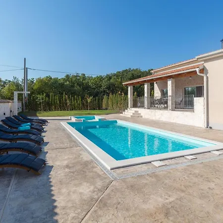 Βίλα Diana Private Pool Near *