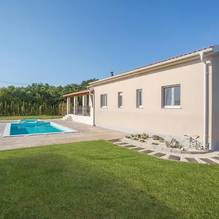 Βίλα Diana Private Pool Near